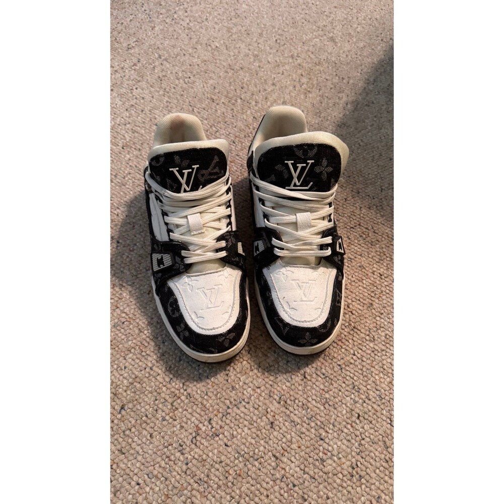 Men’s shoes